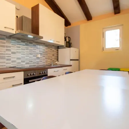 Valkane Pet Friendly 150m From The Stunning Valkane Beach, Indoor Pools-fitness And Mall Apartment *